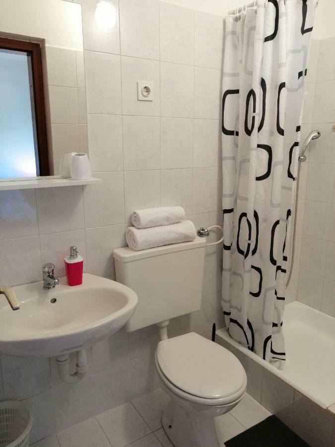Apartments And Room Caric イェルサ エクステリア 写真