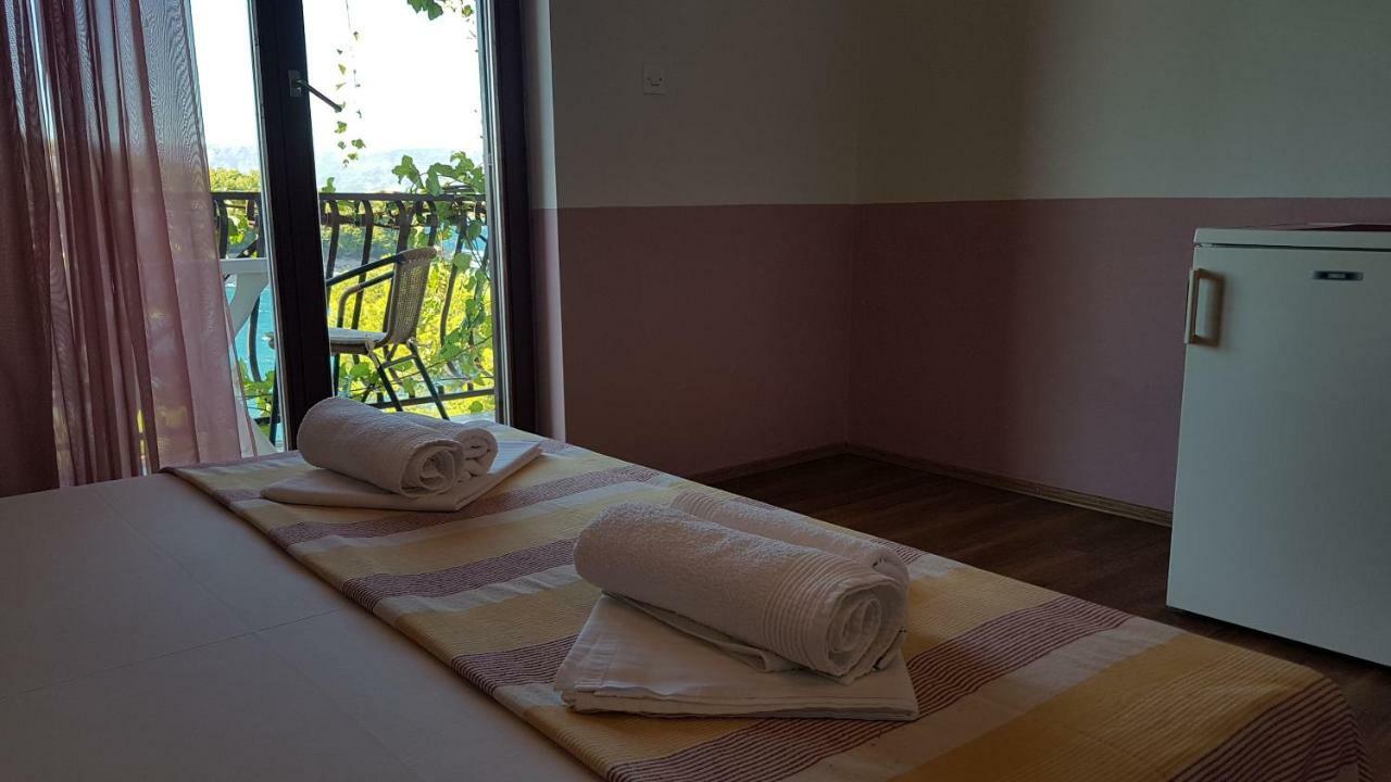 Apartments And Room Caric イェルサ エクステリア 写真